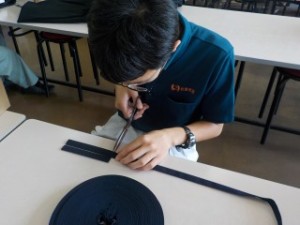 ひもの裁断２