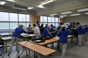 環境 流通 １年 受託（箱折り） (11)