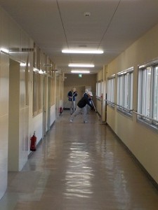 環境一年トイレ階段清掃 015